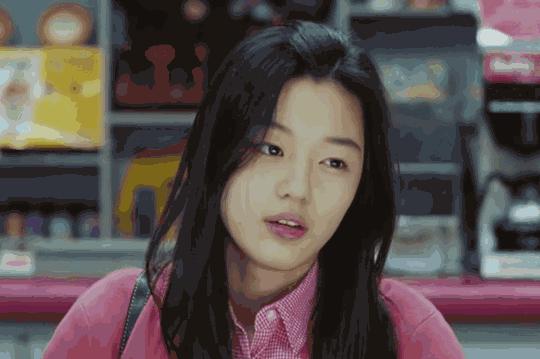 夏天头发爱出油是怎么回事,头发爱出油还有头皮屑小妙招