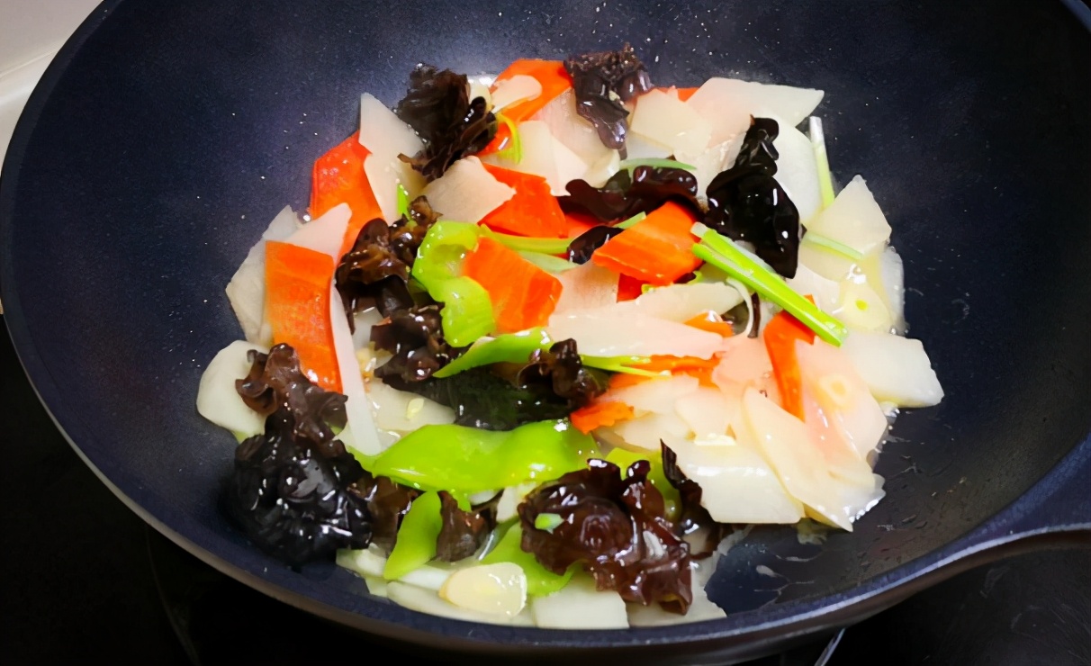 炒山药是用铁棍山药还是普通山药,竹笋炒山药山药和竹笋要不要焯水