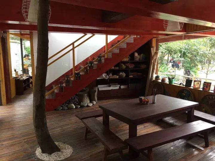 4.13重庆逐梦歌乐山上的“巴学园”探索“世界级乡村幼儿园