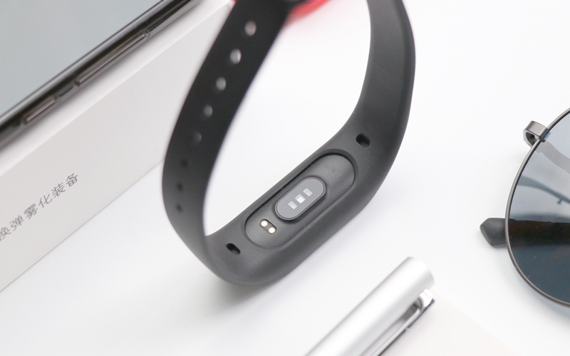 小米手环3的强劲对手，黑加手环彩屏+NFC，给我视觉享受