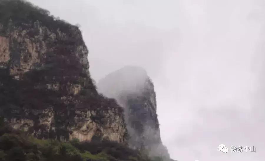 暮春之雨潇潇落,仙山云雾缥缈间~