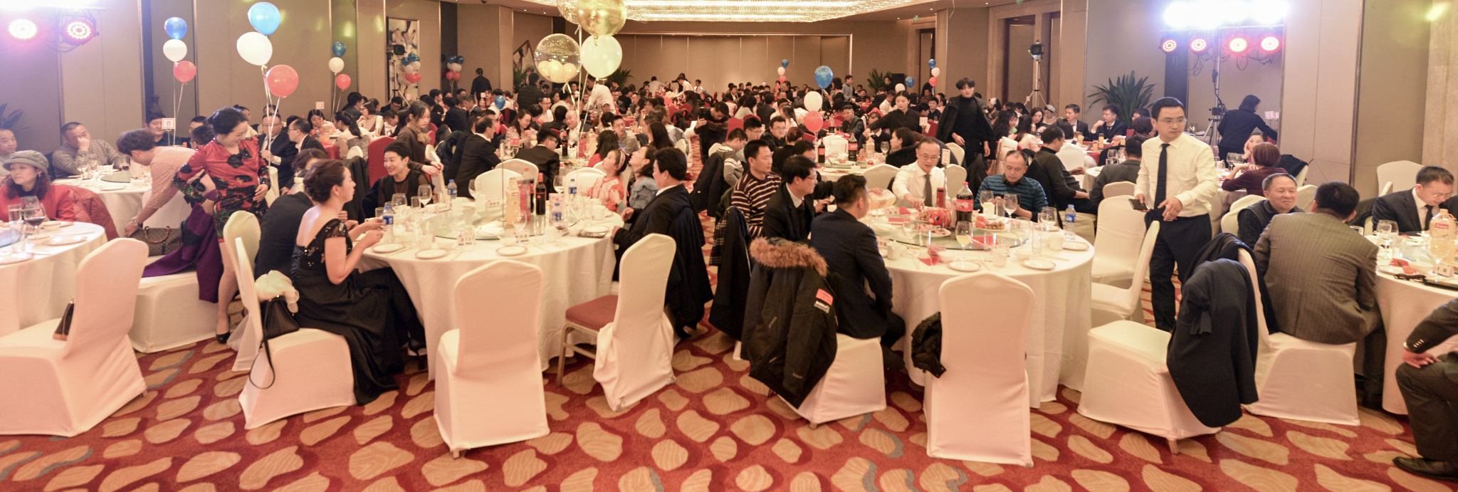 超越蝶变拜年视频,超越蝶变升华主持稿