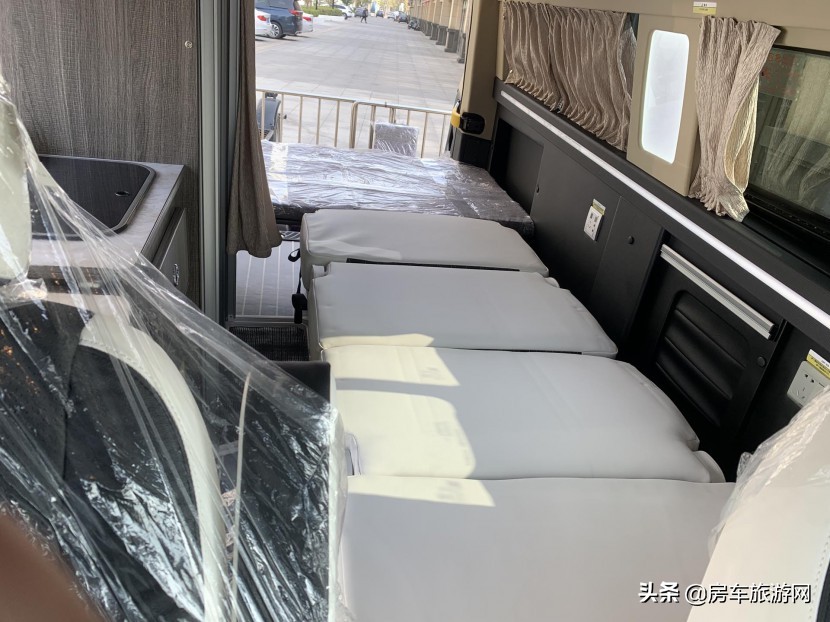 福客特进口福特商旅房车,福客特四驱越野商务单人房车