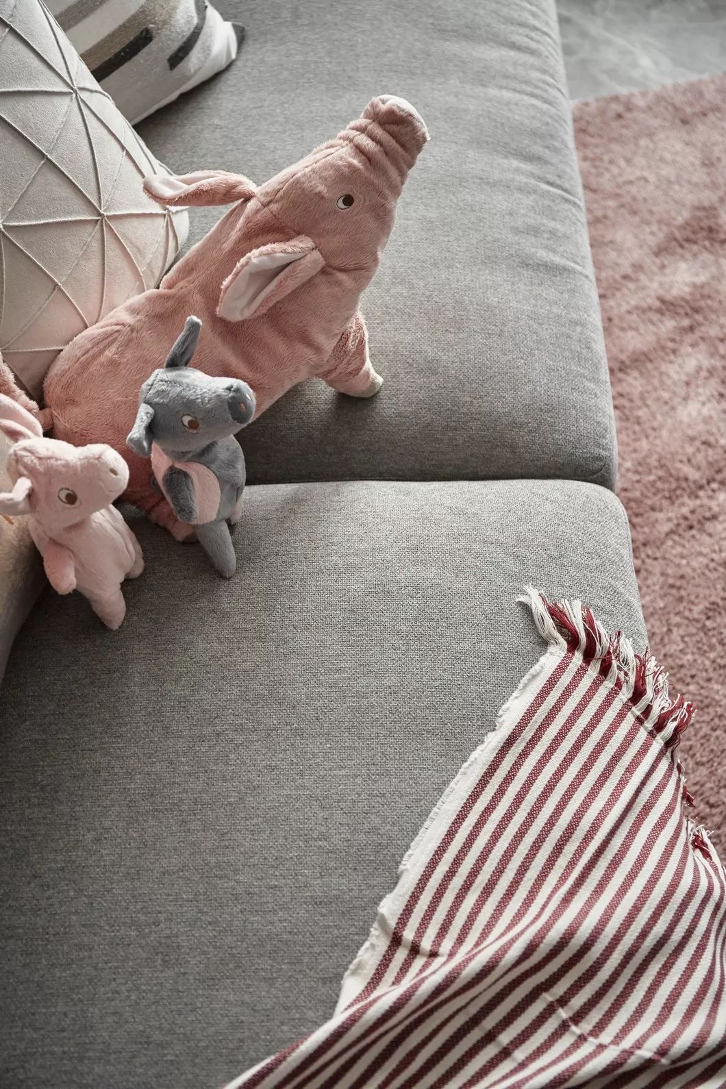 烟粉高级灰撩人的轻熟风,设计高级灰烟粉撩人轻熟风