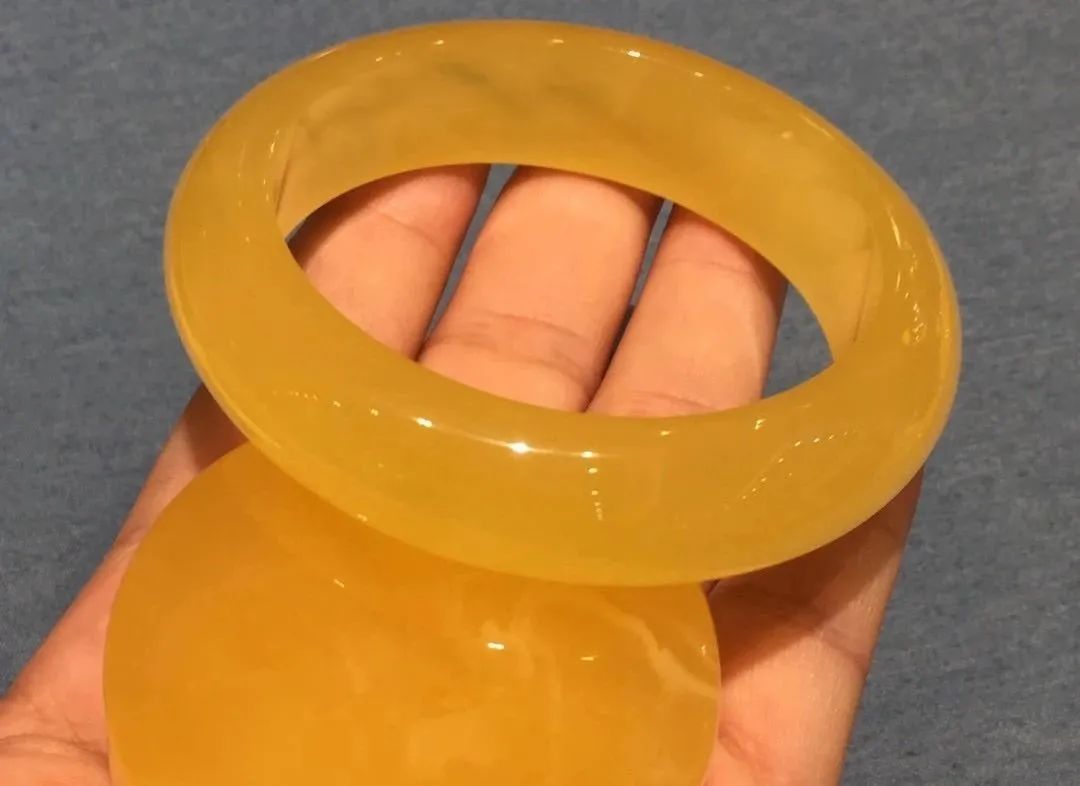 美女求代购俄版书,闲聊中俄边境边民带货赚钱的琐碎