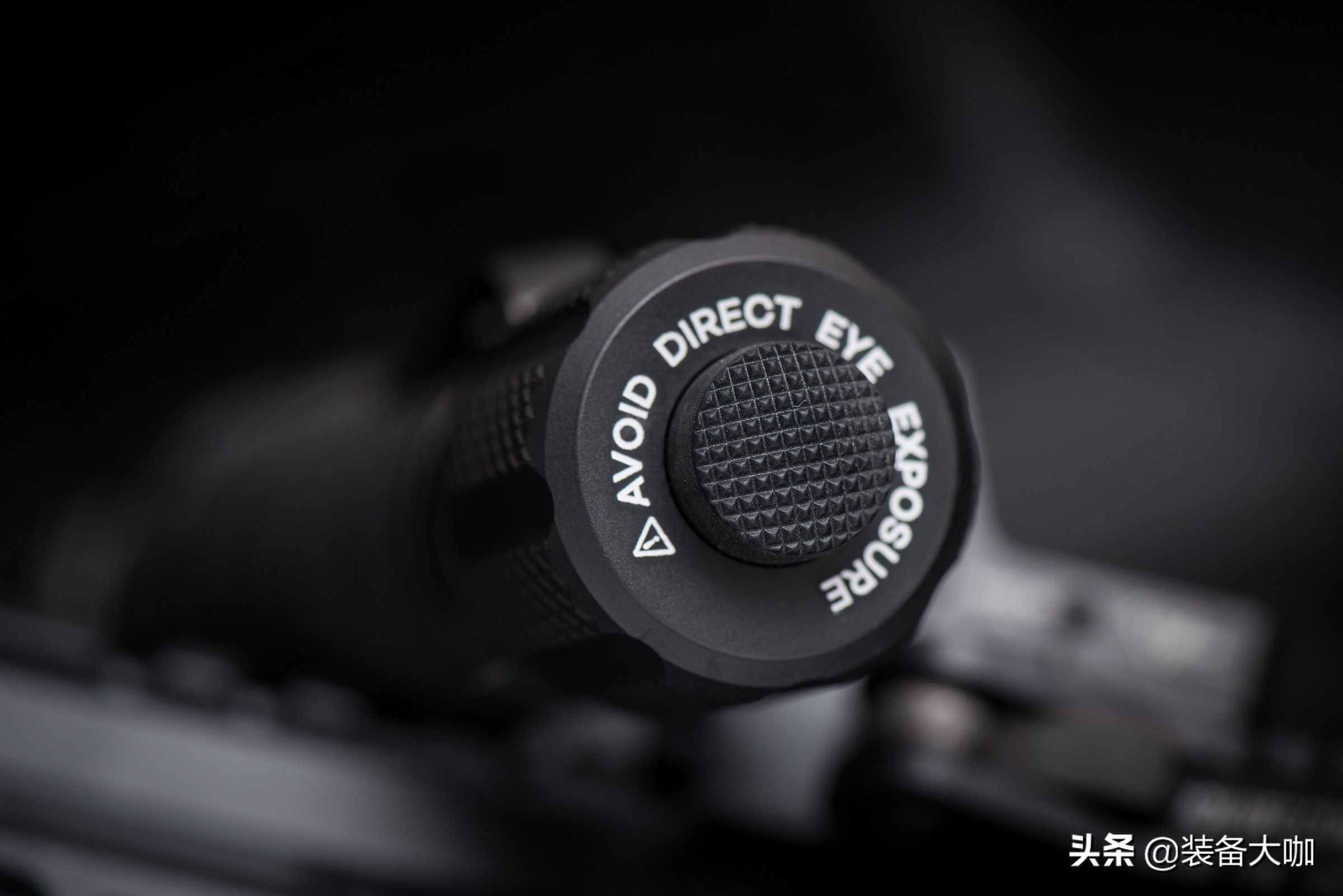 亮瞎钛合金狗眼的手电筒,能亮瞎钛合金狗眼的手电筒