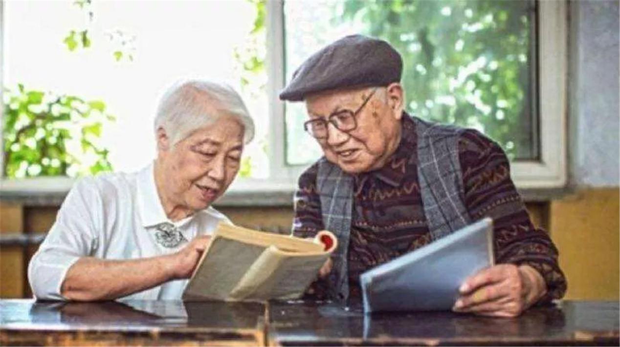 爷爷奶奶取名好还是爸爸妈妈取好,爷爷给孙子起名寓意最好的一个字