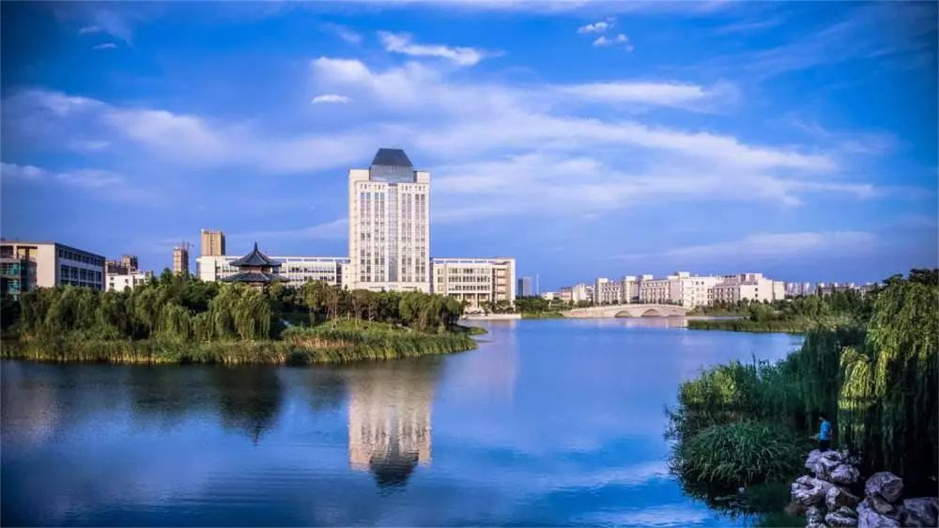 江苏宜兴迎“首所”211大学新校区，耗资9亿，填补无高校空白