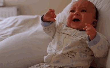 小朋友手受伤了肿的像馒头,孩子手肿得像包子