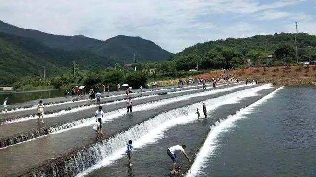 绍兴爬山十大网红景点,浙江绍兴梯田瀑布