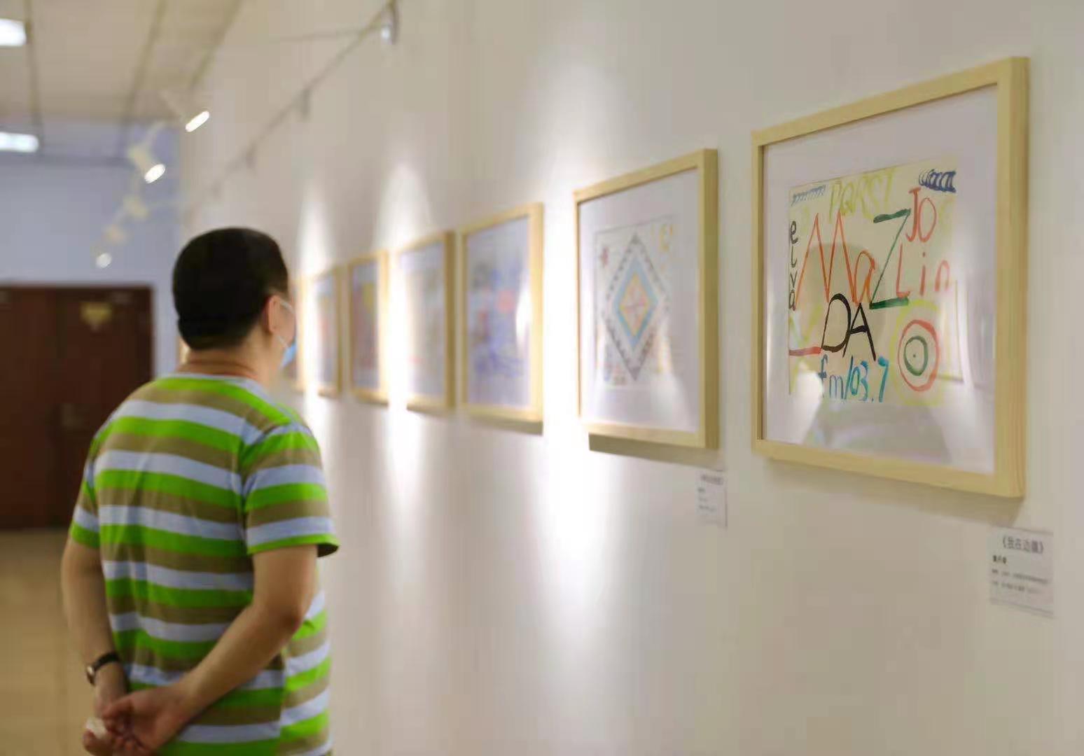 上海人的朋友圈连夜被“600号月饼”刷屏？从画廊到月饼，这座医院何以频出圈