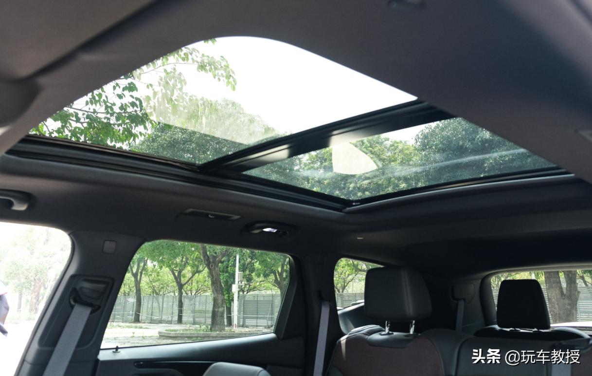 十万家用7座性价比最高的suv推荐,这2款高大威猛的同门7座suv你选谁