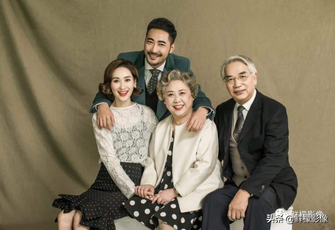 新春全家福拍摄技巧,全家福新年拍照姿势推荐