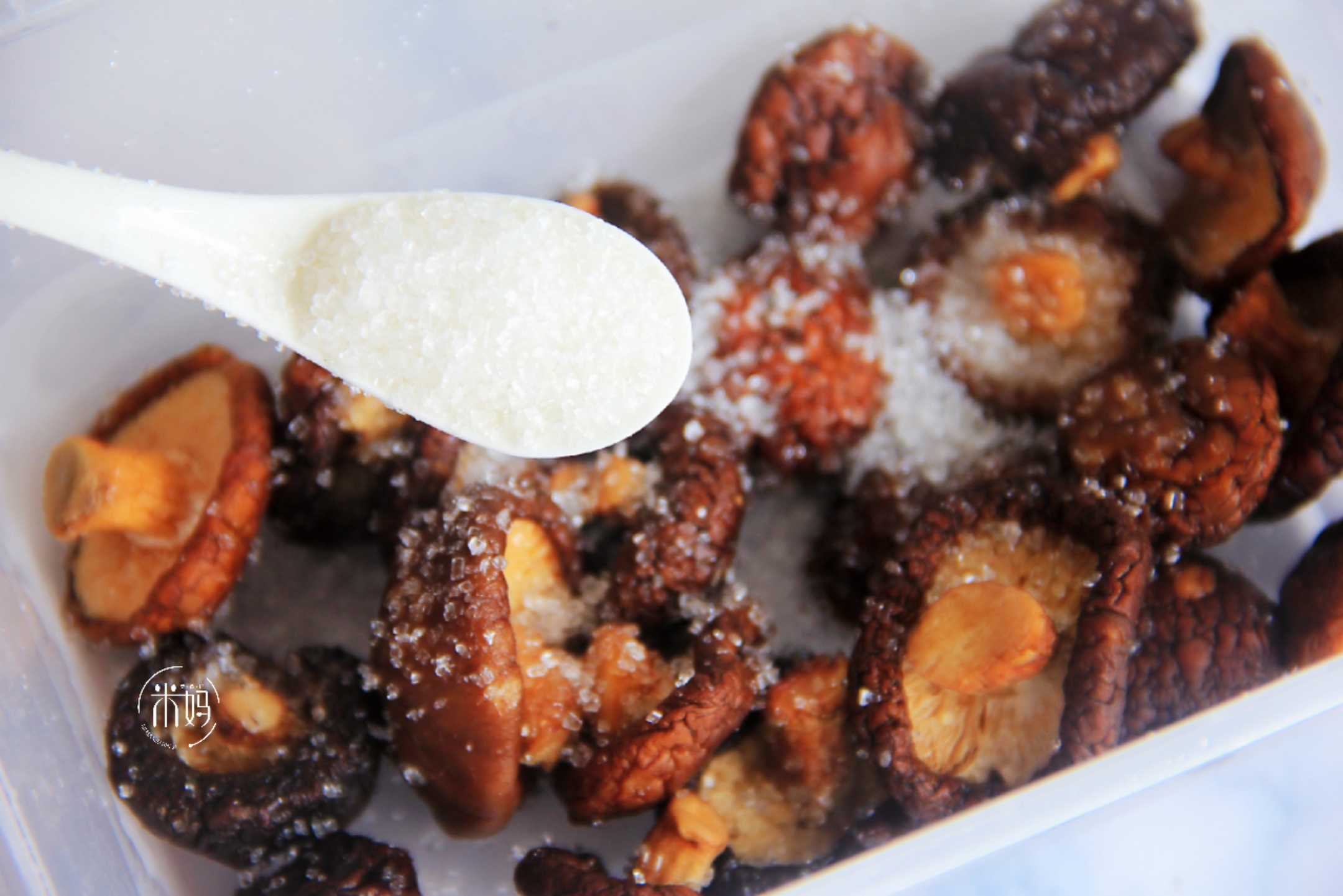 泡过水的干香菇怎么处理,泡发干香菇有苦味