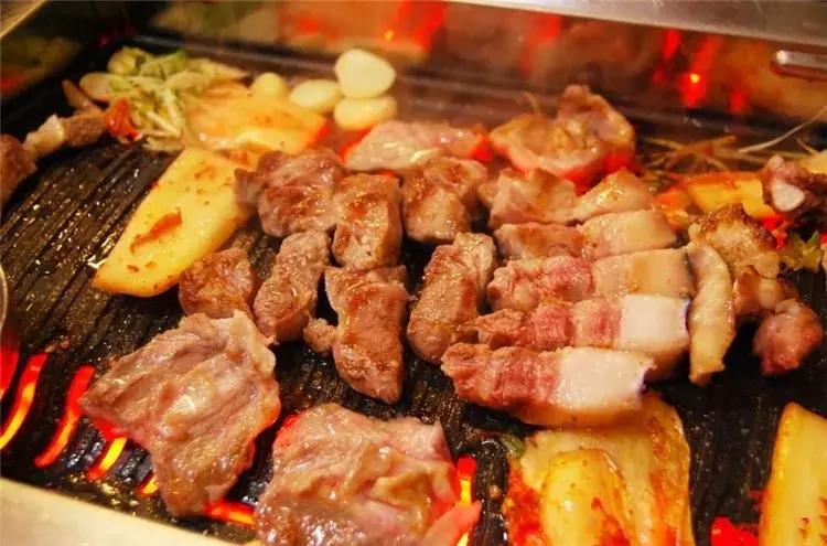 济州岛带皮黑猪,济州岛美食黑猪