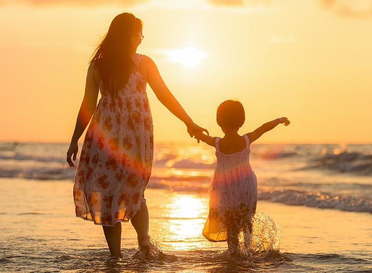 中日妈妈带娃大比拼！看完这几组对比，中国妈直呼：快给我救心丹