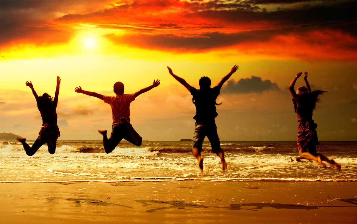 爱一个人他却把你当傻子,爱一个人就把他当作朋友