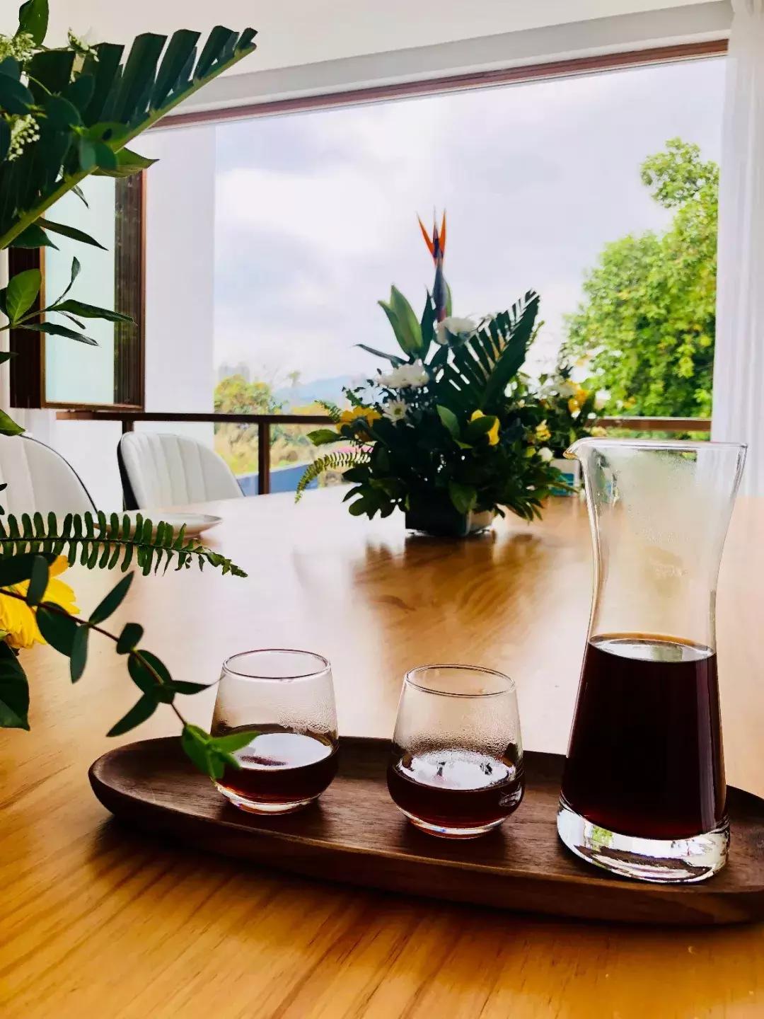 源和1916里的这家网红店，是花店也是甜点店还是图书馆