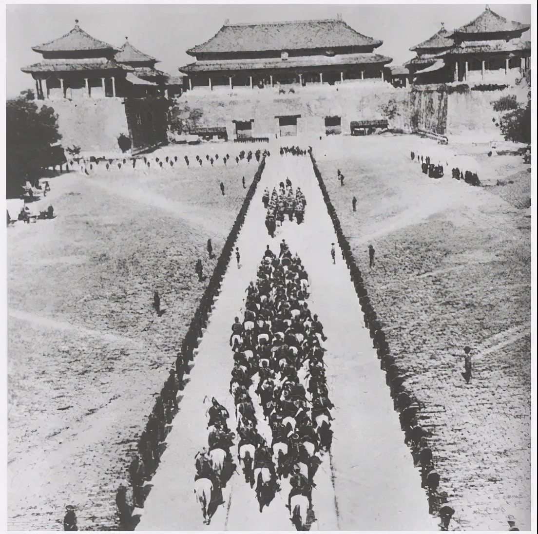 老照片里的旧时光在变幻的生命里,一张老照片展示着时代的变迁