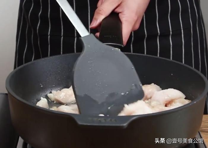 猪油拌饭最简单的做法,猪油拌饭怎么做最好吃