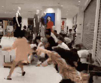 优衣库羽绒服联名款,优衣库联名版为什么火了