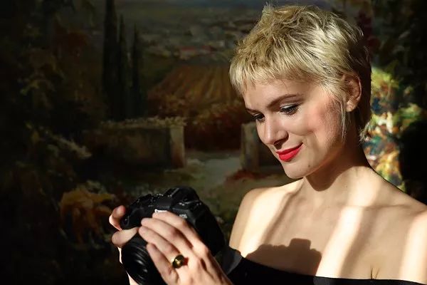 佳能eosrp和r6区别,佳能eosr跟rp哪个好