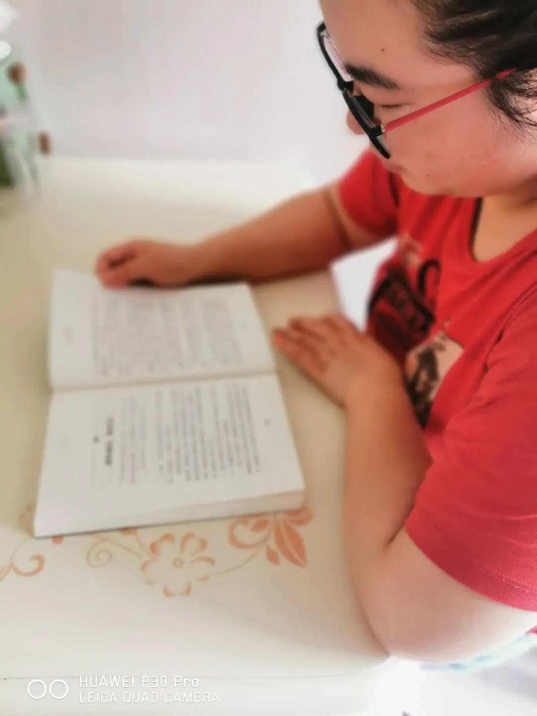 教师如何培养小学生的阅读能力,小学教师靠阅读成功