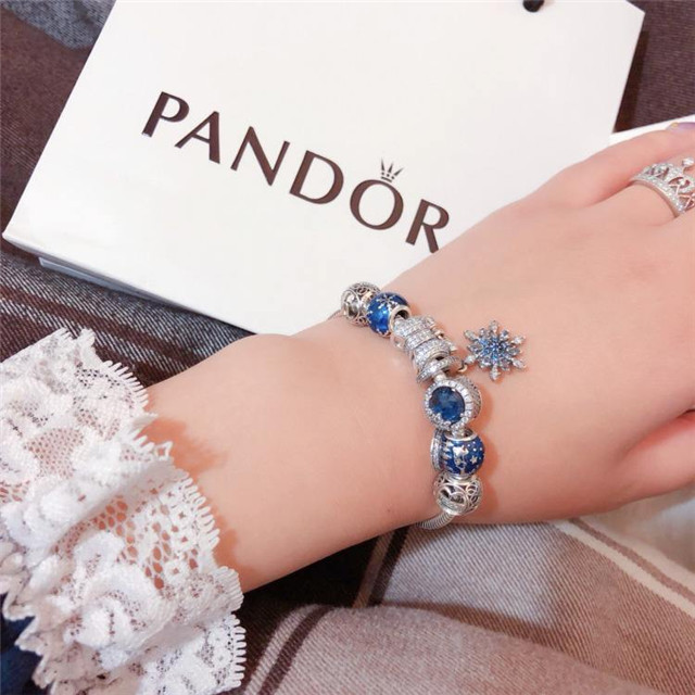 潘多拉类似的饰品牌子的优劣势 (潘多拉首饰材质怎么样)