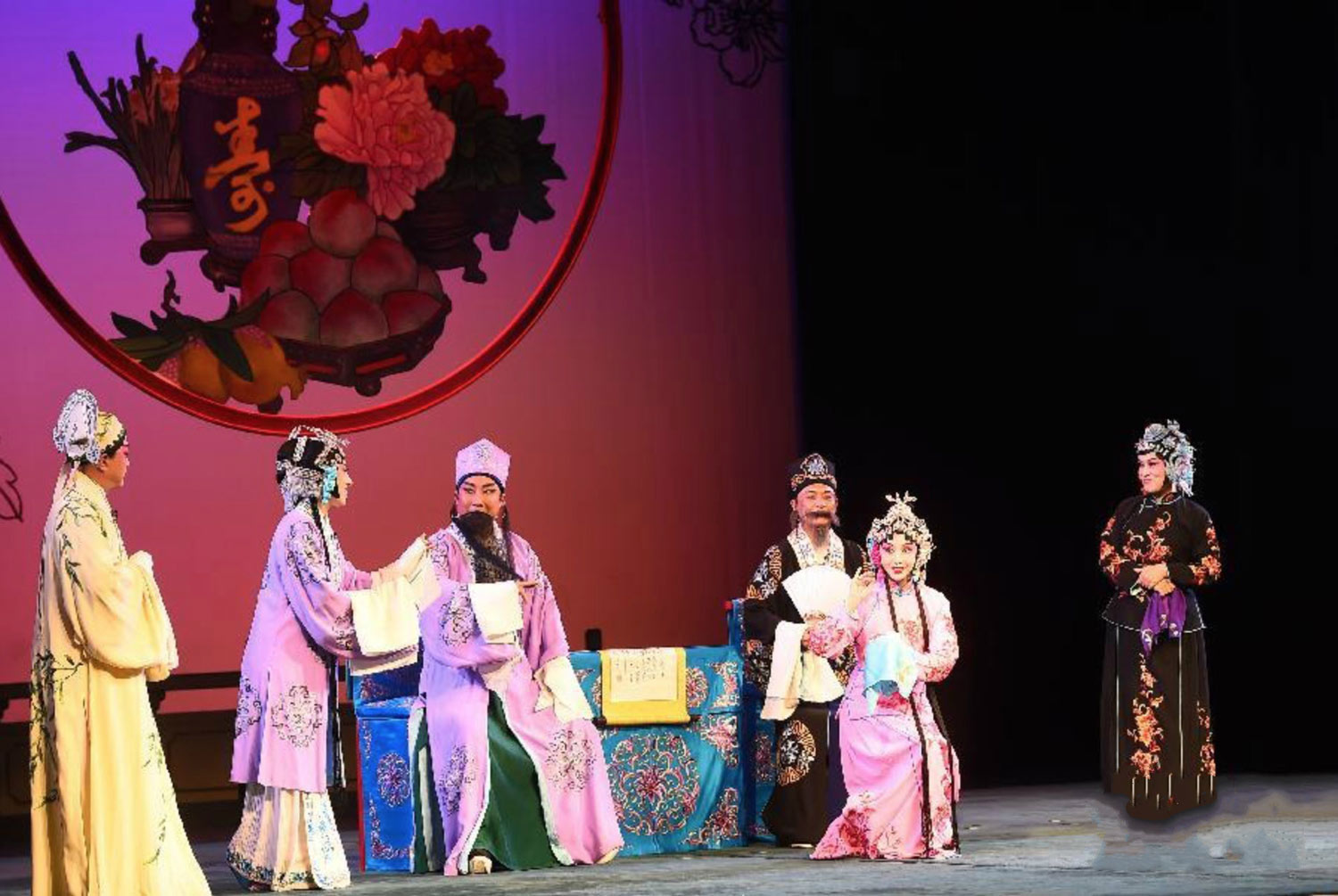 萌视角:中国脸谱讲述不同于西洋假面的浪漫