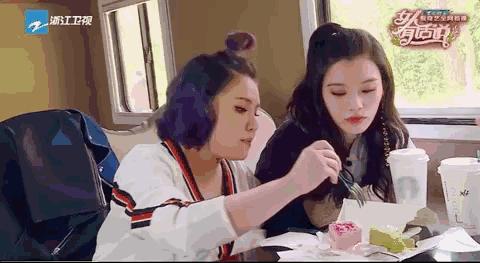 奚梦瑶求婚成功的征兆,何猷君求婚奚梦瑶现场细节全曝光