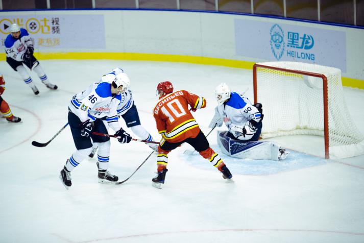 凤凰涅磐黑檀木,凤凰涅磐破茧重生