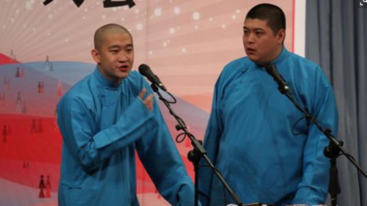曹云金直播相声有干倒老郭的架势,老郭砸挂曹云金直播说相声