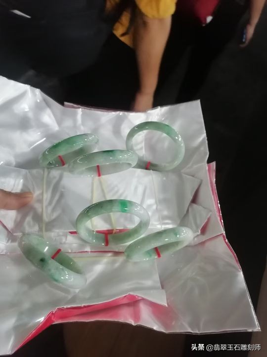 为了三百块钱，我很后悔骗了广州撑伞小姐姐