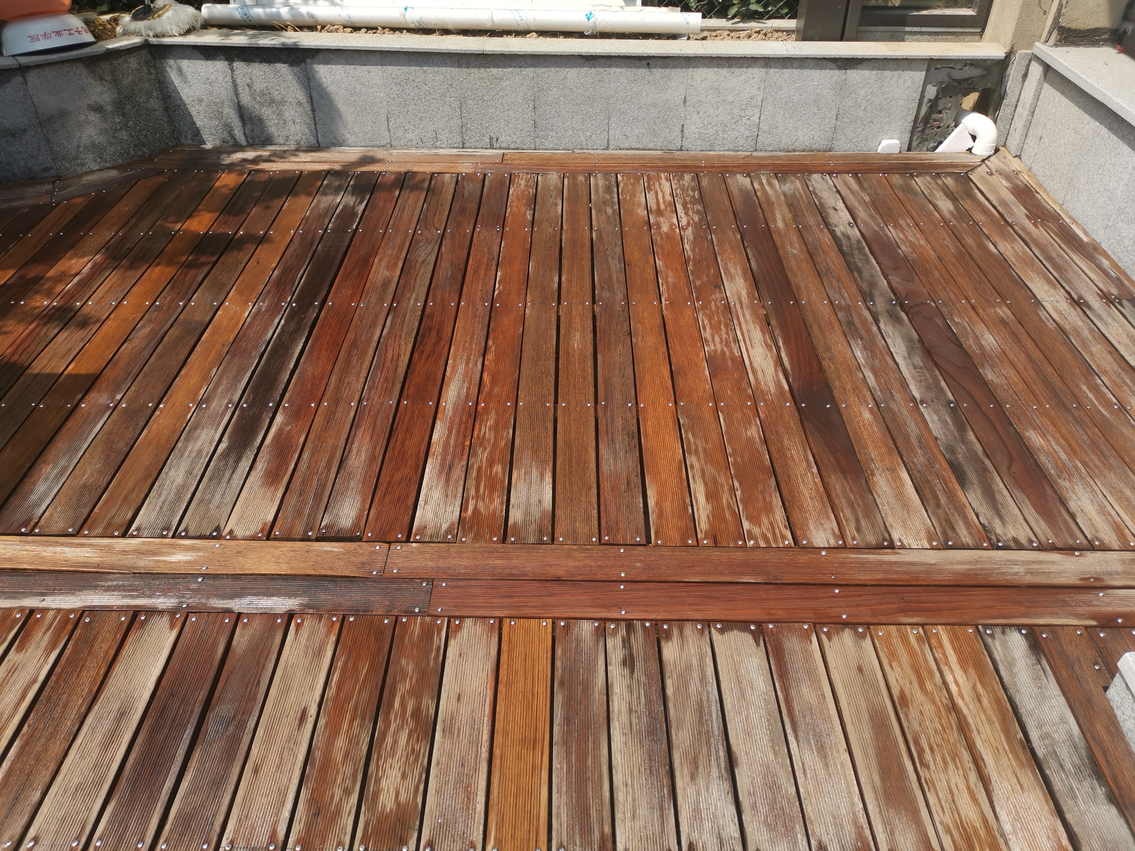 户外地板用什么清洗,户外地板怎么保养