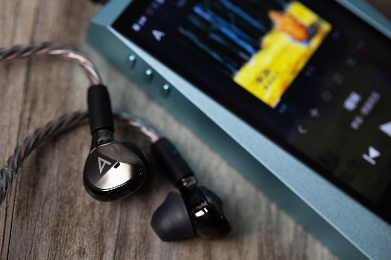 细品艾利和AnormaSR25*放播**器:小钢炮更新了,这次大杯不加价