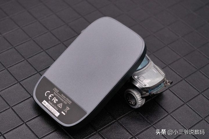 ORICO幻影FEN300移动固态硬盘：指纹加密，数据存储更安全