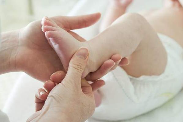 宝宝红屁屁处破皮护理,初生婴儿红屁屁怎么护理