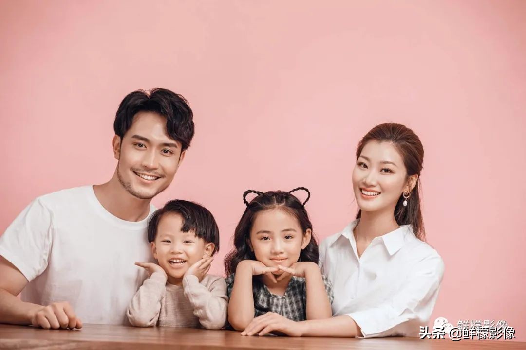 新春全家福拍摄技巧,全家福新年拍照姿势推荐