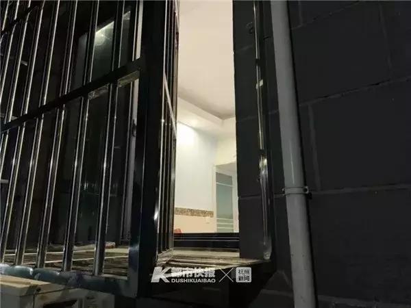 凌晨3点女子听见拨打电话的声音,女子凌晨两点发现床下有怪声