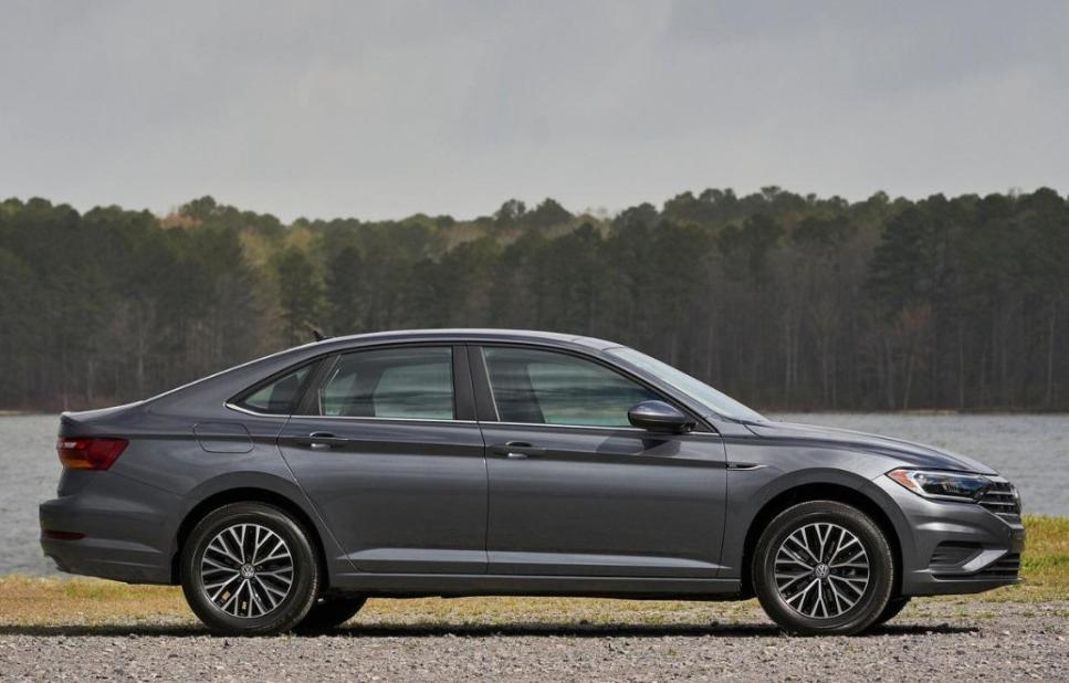 速腾新款老款对比,2015速腾是哪年下线的