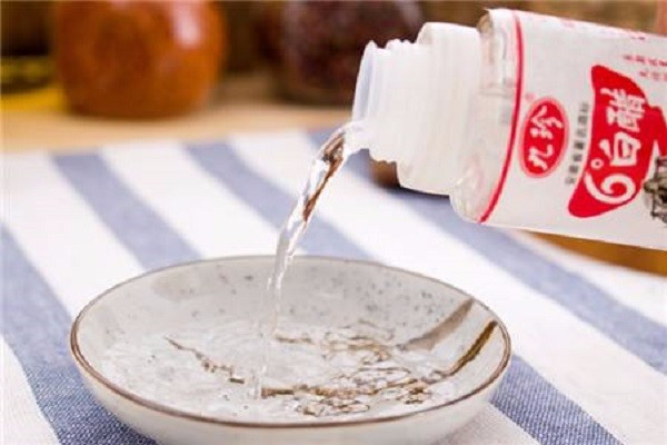 锅子烧焦了有什么办法擦干净,锅子烧焦了还能使用吗