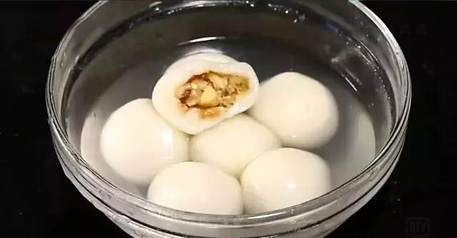 汤圆自制简单小吃,汤圆最简单的做法不用烤箱