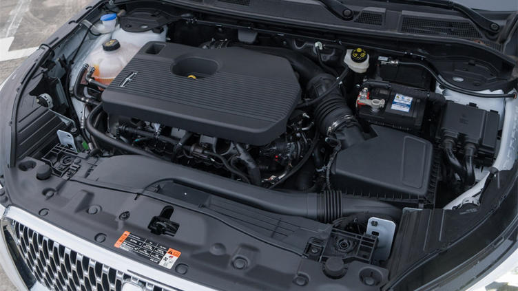 捷豹f-pace跟林肯航海家对比,捷豹e-pace和林肯冒险家哪个好