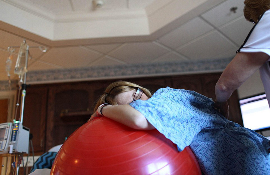 产道小怎么造成的,产道小生孩子怎么办