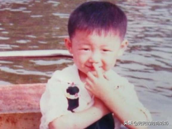 爱挖鼻孔的孩子如何纠正,爱挖鼻孔的小孩怎么教育