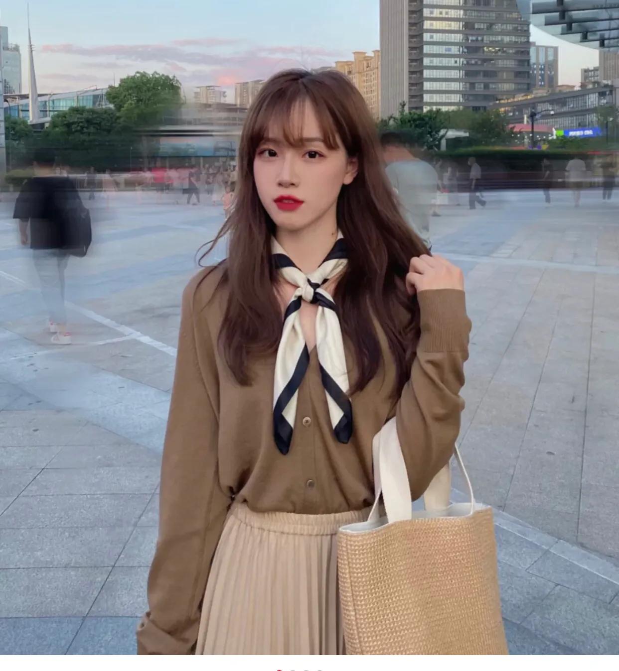 zara和ur是一家吗,zara贵还是ur贵