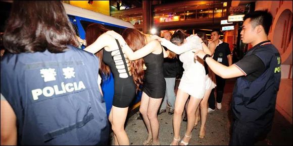 中国娱乐圈卖淫案,18线艺人爆料娱乐圈潜规则