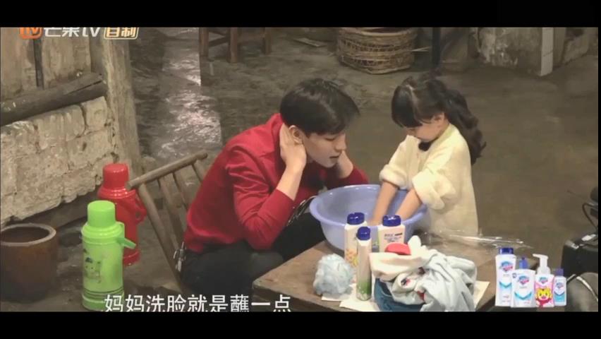 邓伦可爱集锦,面膜伦,傻鸟伦,看了让你心情好起来的小奶伦