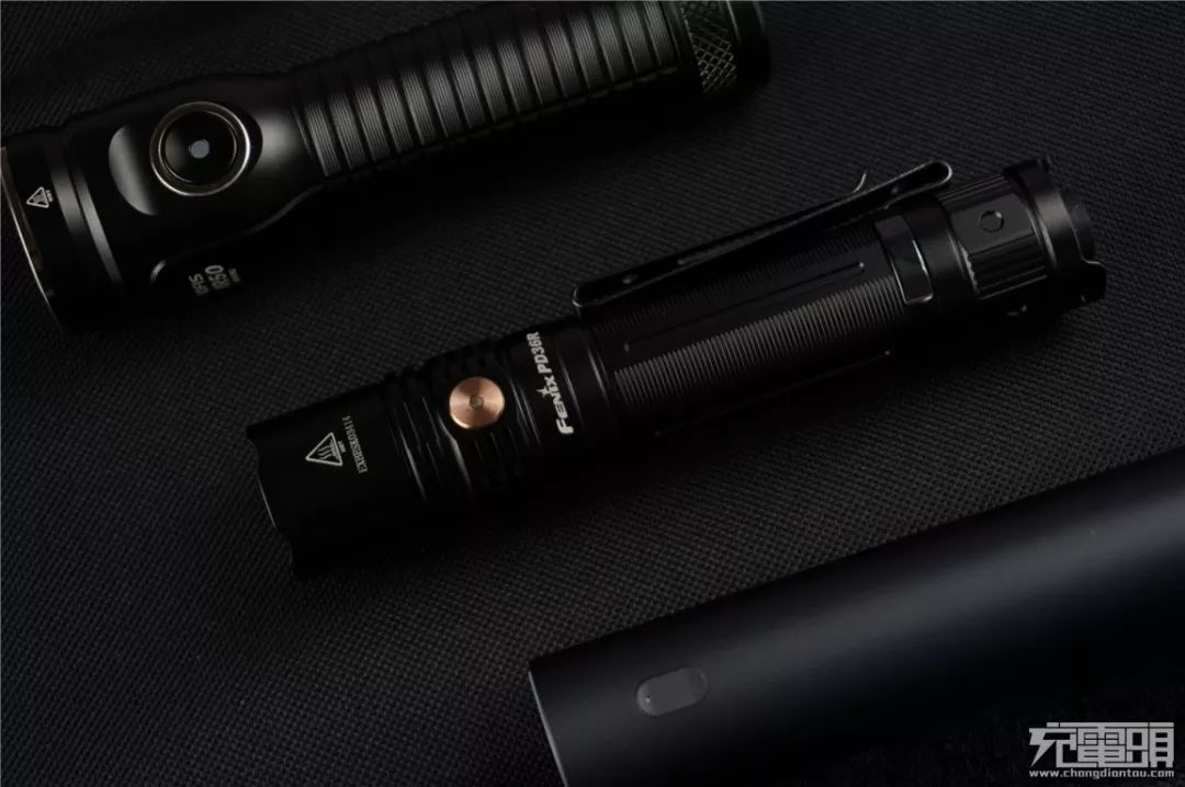 fenix菲尼克斯pd36r强光手电测评,fenixpd36rv2.0战术手电筒