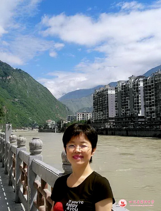 巾帼情深千般醉花开脉脉分外香